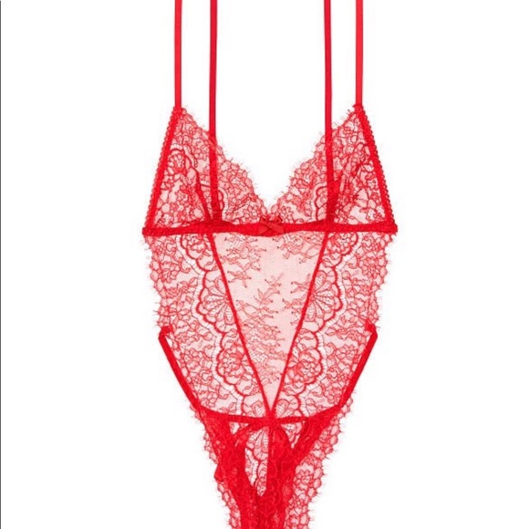 Victoria’s Secret VERY SEXY Unlined Lace Teddy - Picture 2 of 3